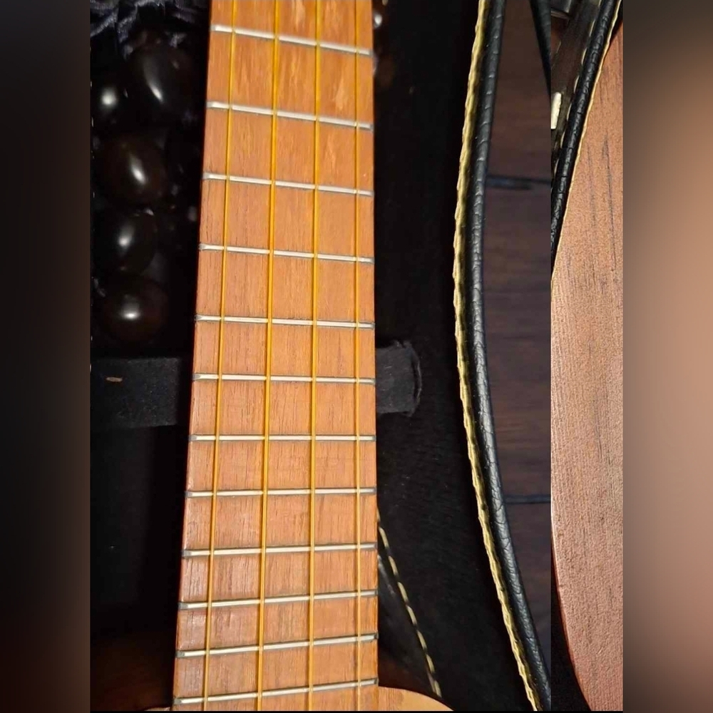 Ukelele The Ballerini Handcrafted Case Included - Picture 3 of 10